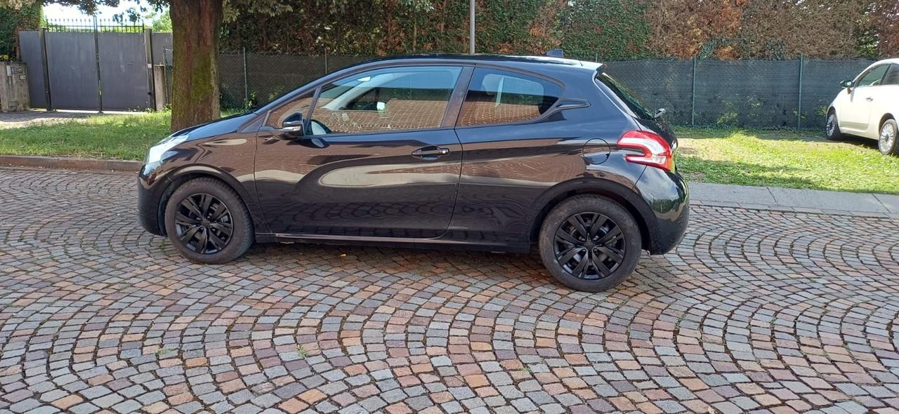 Peugeot 208 1.4 HDi 68 CV 5 porte Access