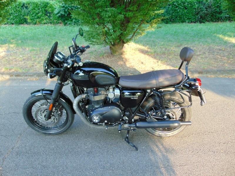 Triumph Bonneville T120 Black