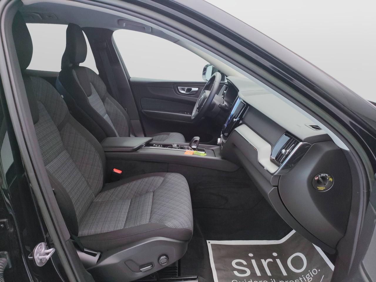 VOLVO XC60 II 2022 - XC60 2.0 b4 Core awd auto