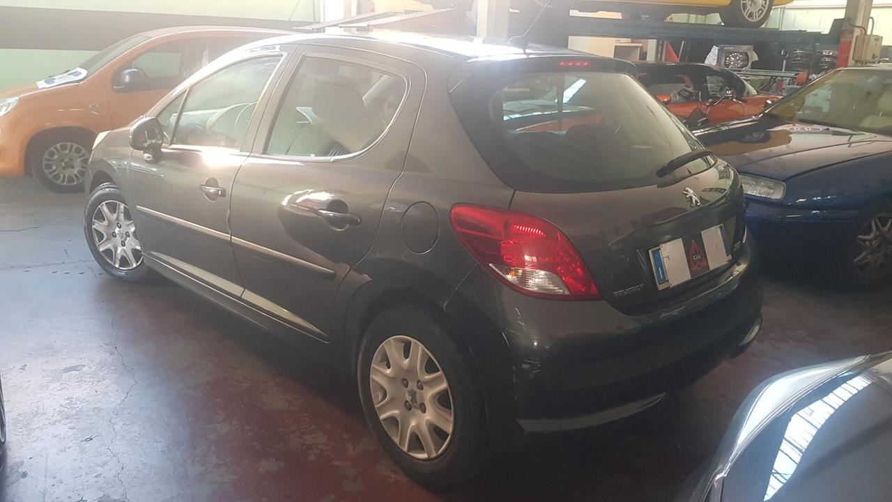 Peugeot 207 1.4 EURO 5 OK NEOPATENTATI!!!