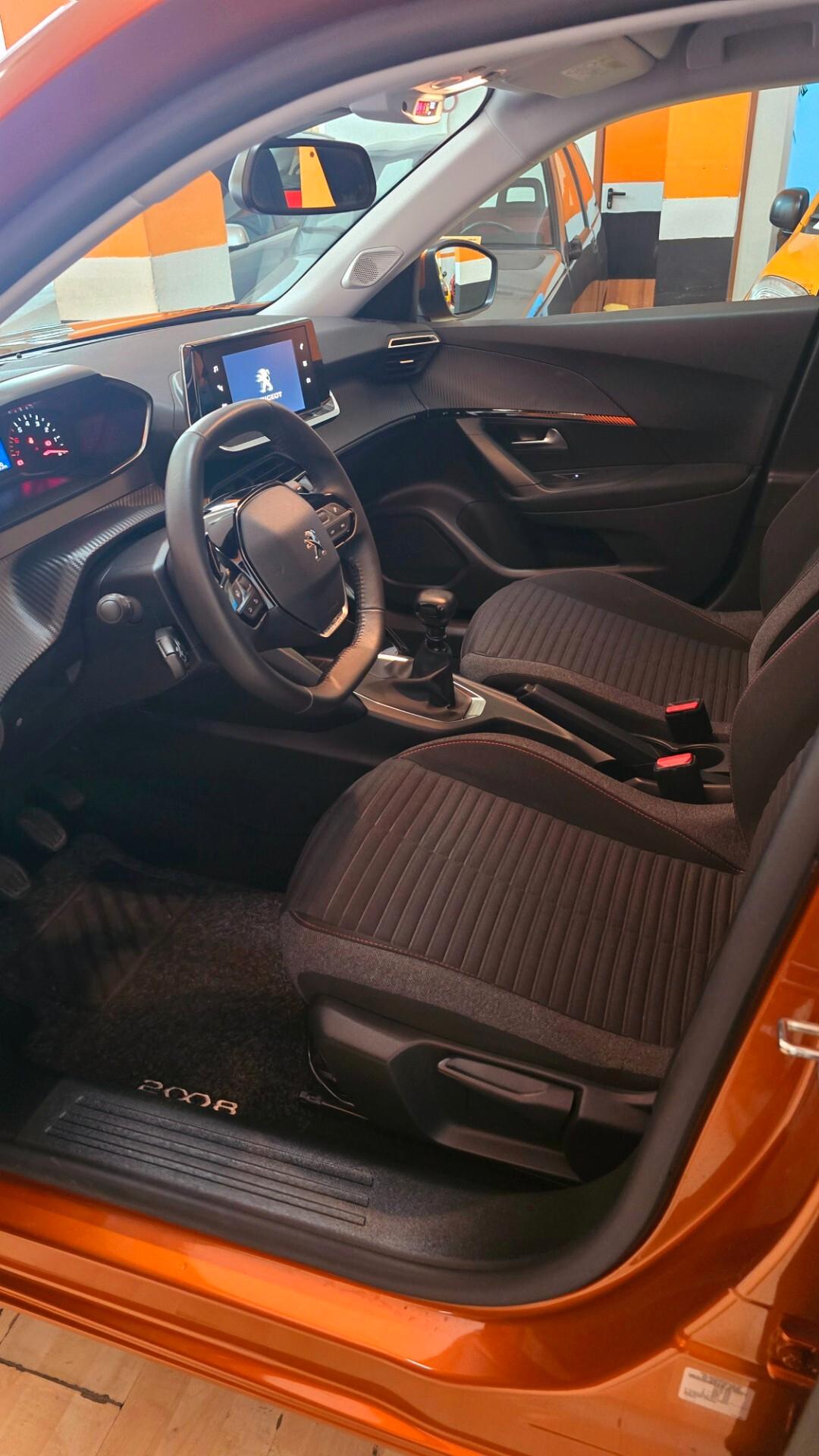 PEUGEOT 2008 PURETECH S&S 130CV CON SOLI 17MILA KM CAMBIO MANUALE