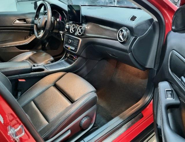 MERCEDES GLA 200 Premium