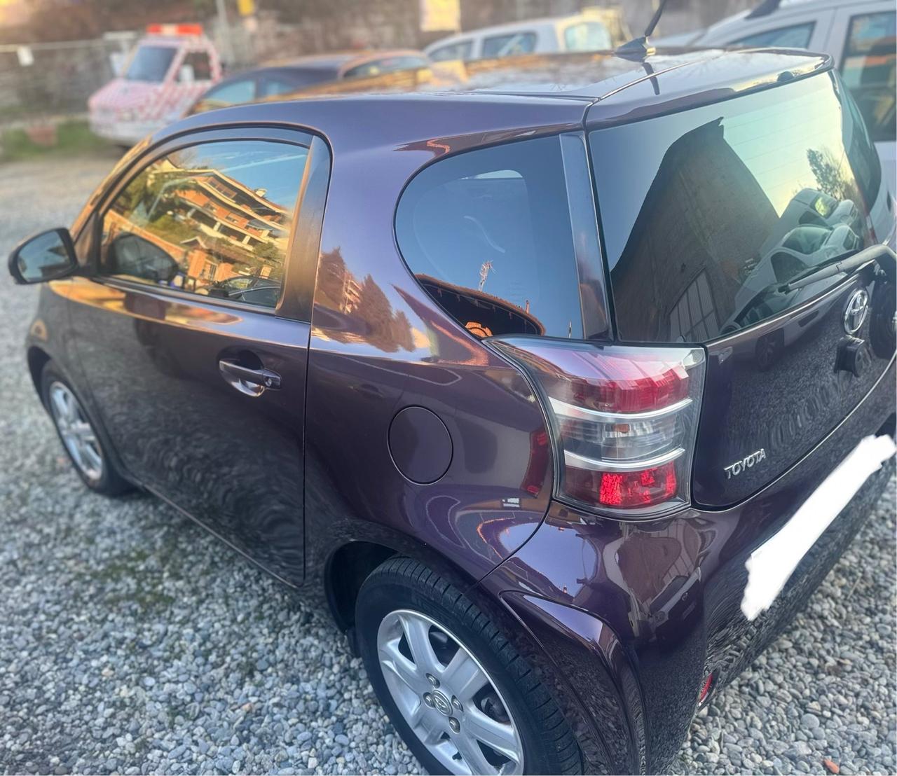 Toyota iQ 1.0 benzina automatica 4 posti