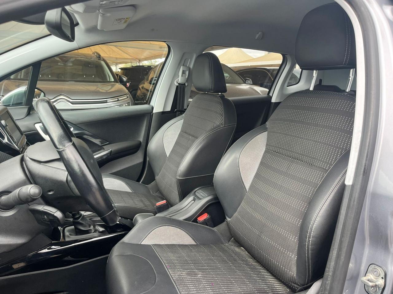 Peugeot 2008 BlueHDi 100 S&S Allure