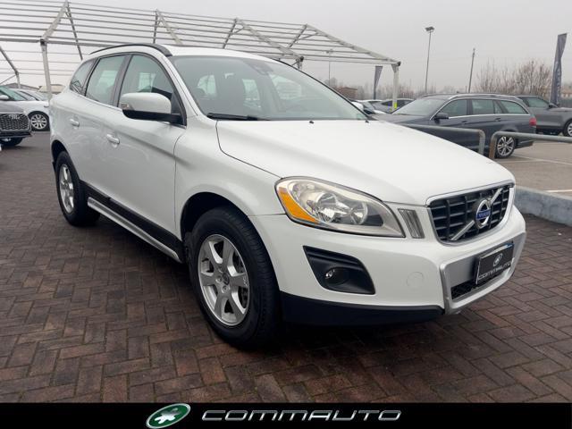 VOLVO XC60 2.4 D 175 CV FWD Geartronic Momentum