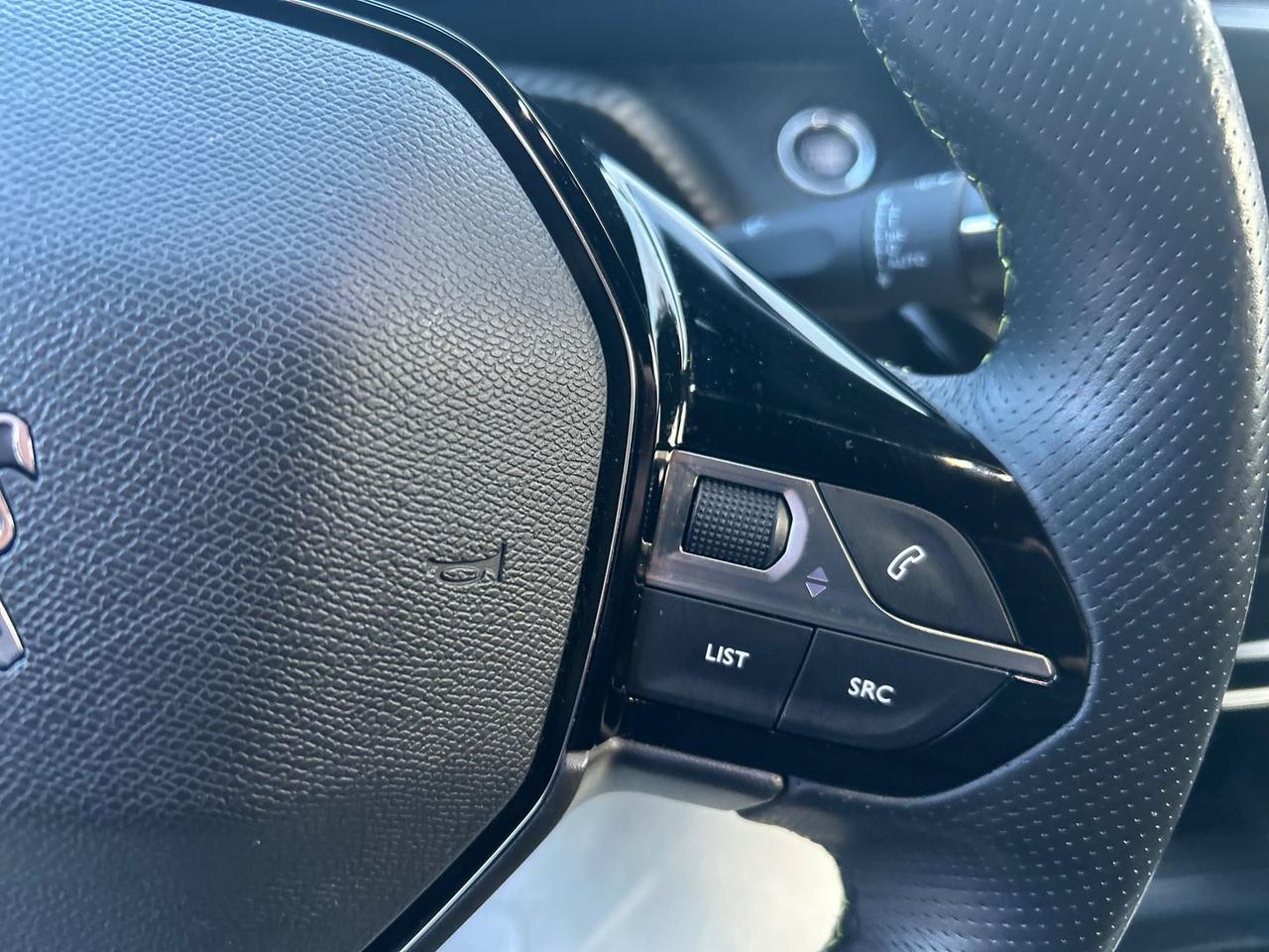 Peugeot 2008 GT 1.5 Blue HDI 110 #7750