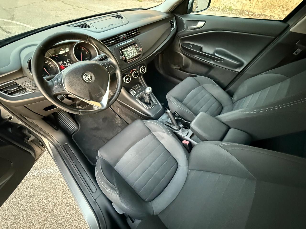 Alfa Romeo Giulietta/1.6 120CV/LED/17"/NEOPATENTATI