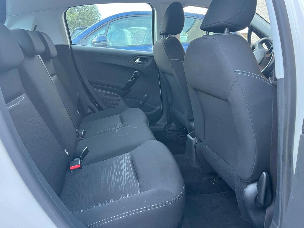 Peugeot 208 1.0 VTi 68 CV 5 porte KM 44000 2013