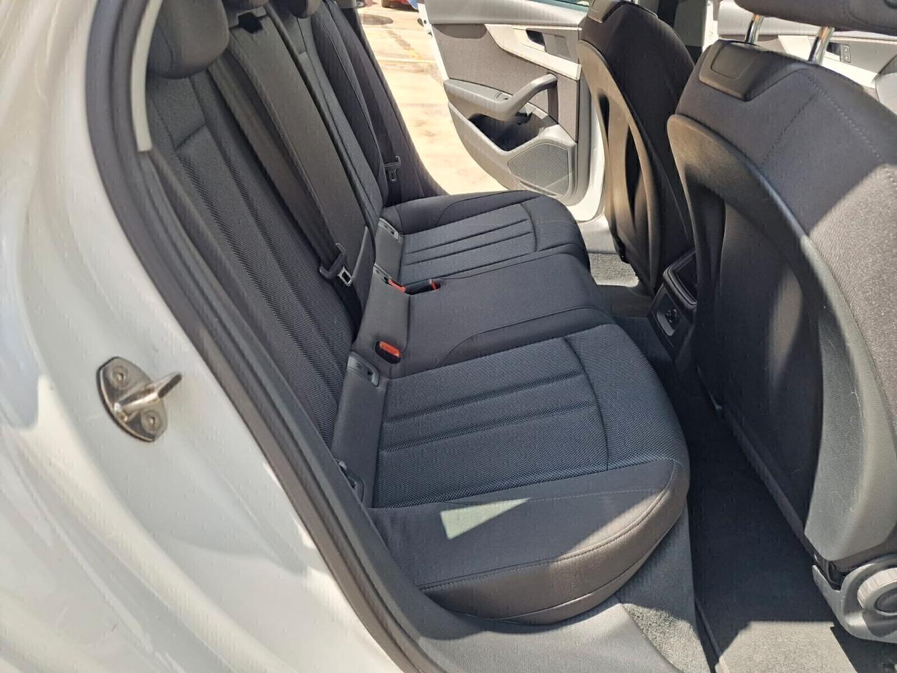 Audi A4 Avant 30 2.0 Hybrid/tdi Business 136cv S-tronic
