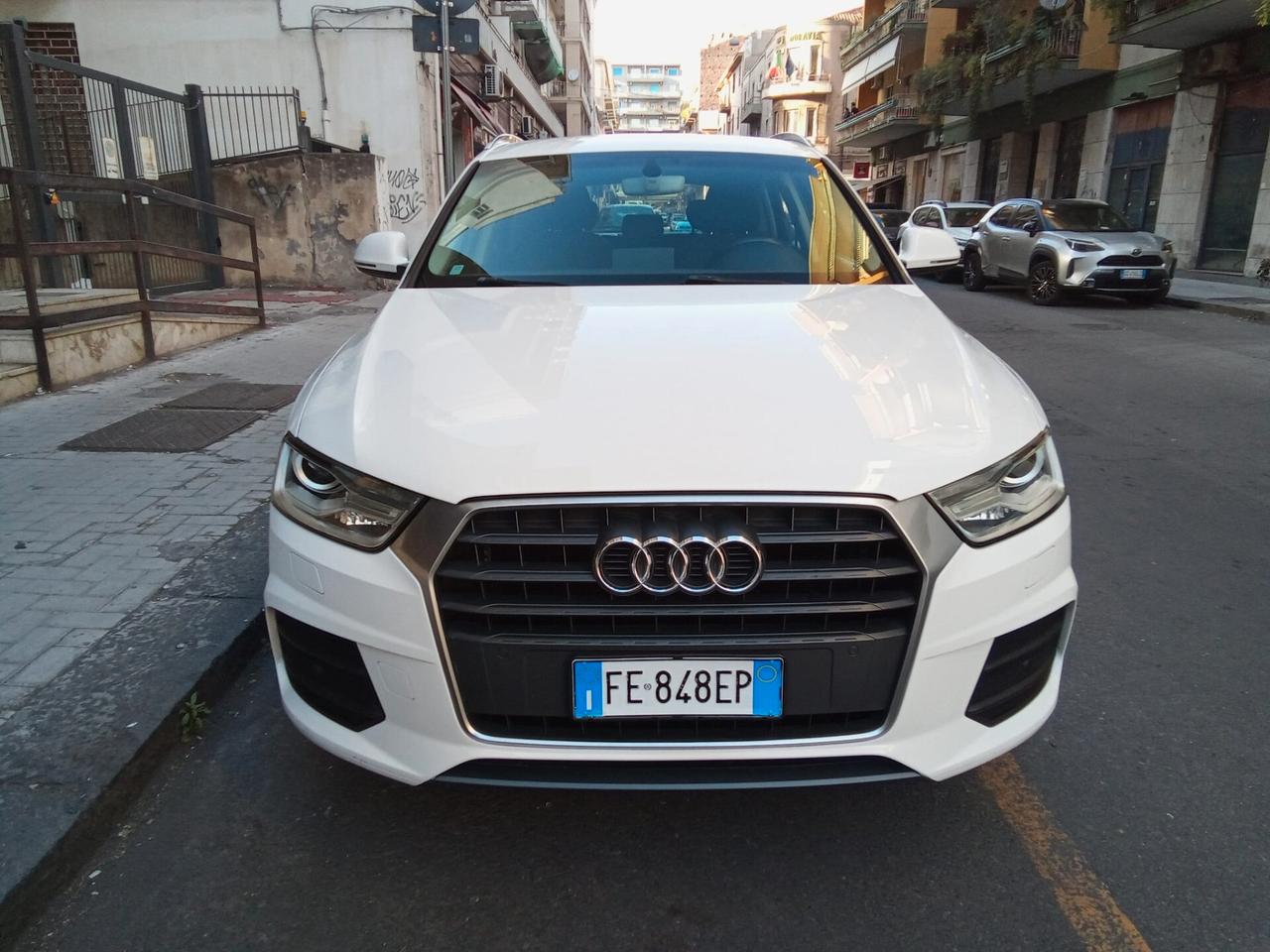 Audi Q3 2.0 TDI 120 CV Sport