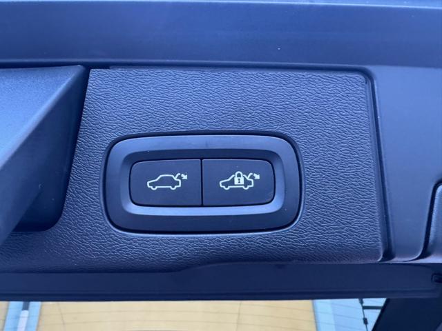 VOLVO XC60 B4 (d) AWD automatico Plus Dark
