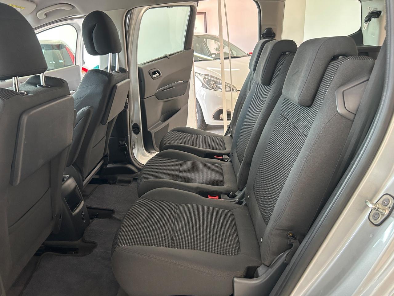 Peugeot 5008 2.0 HDi 163CV 7posti