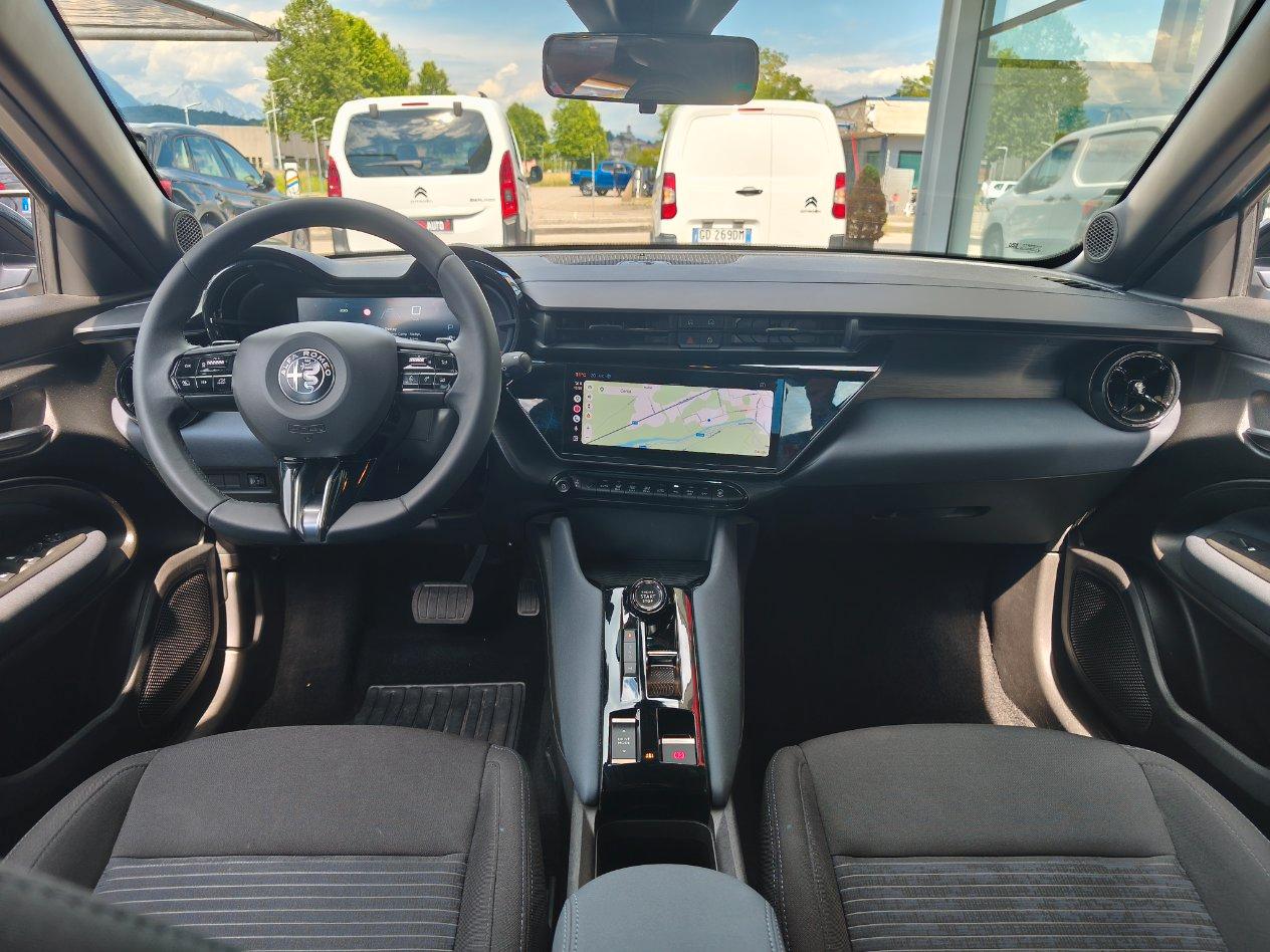 Alfa Romeo Junior 1.2 ibrida 145cv edct6 OK NEOPATENTATI