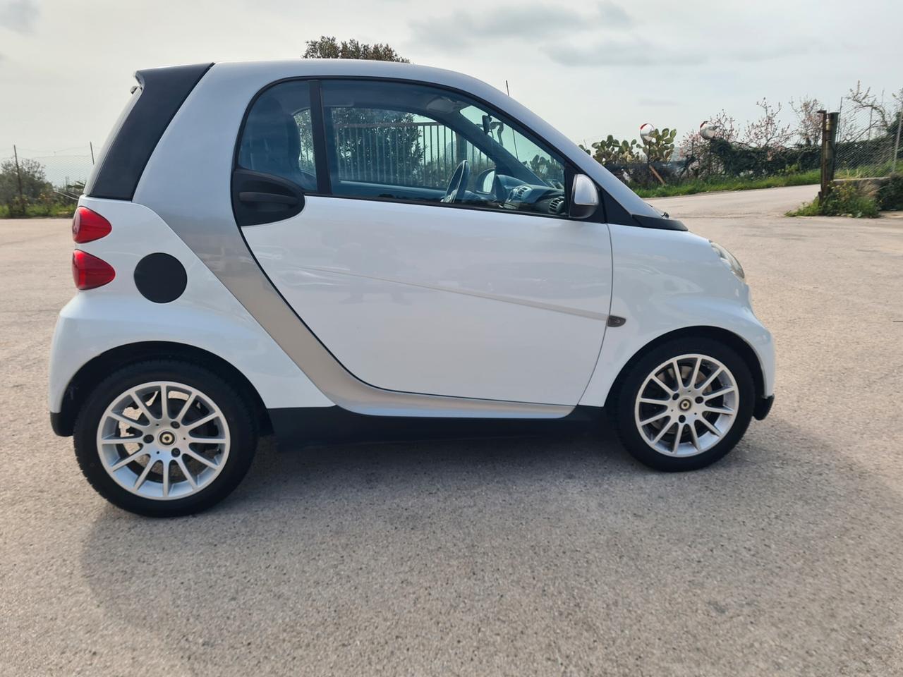 Smart ForTwo 1000 62 kW coupé passion