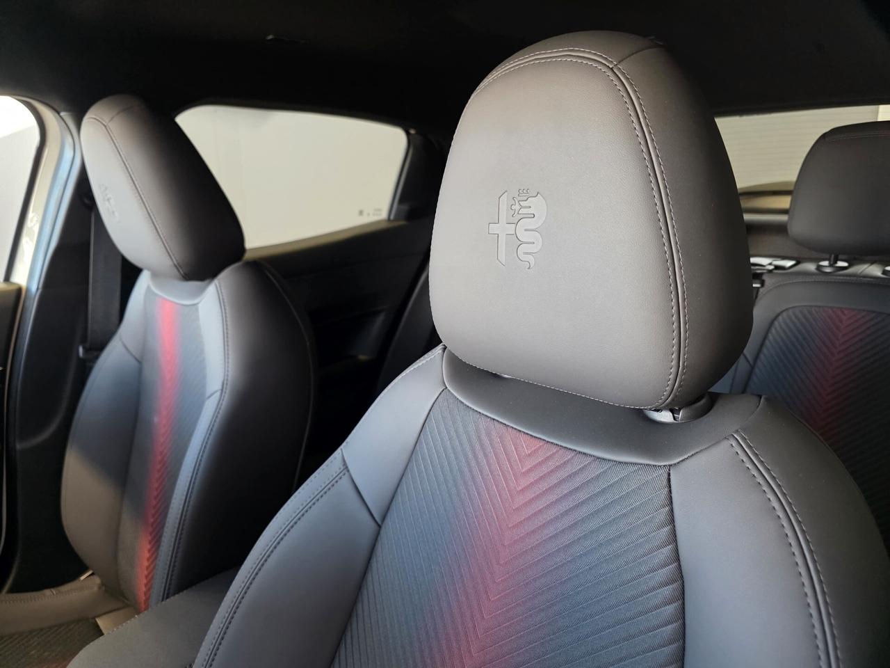 Alfa Romeo Junior 1.2 136 CV Hybrid eDCT6 Speciale