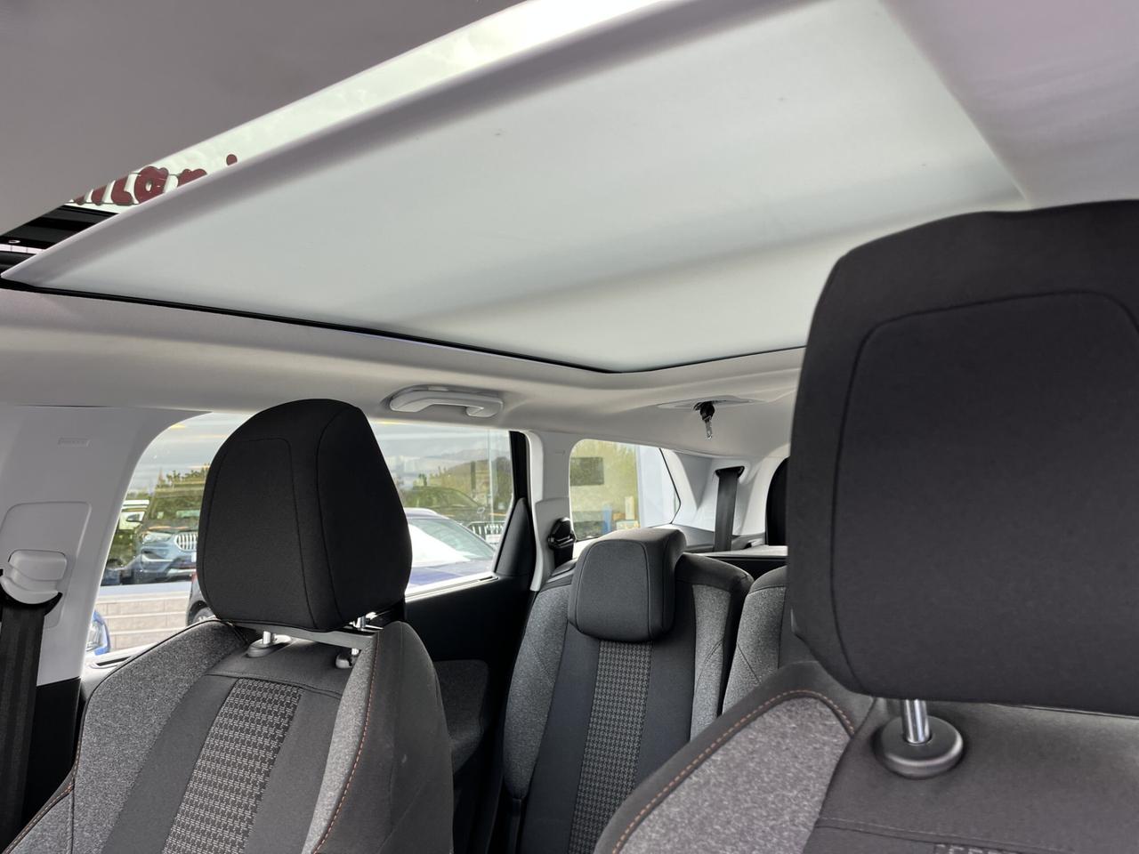 PEUGEOT 5008 1500 hdi 130 cv AUT. ALLURE 7 posti