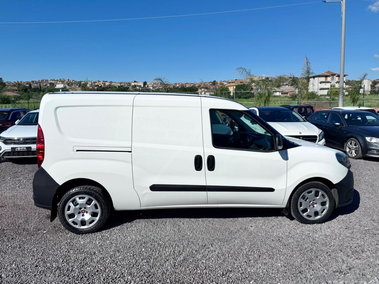 FIAT Doblò 1.6 MJT 120CV MAXI 3 POSTI NAVI RETROCAMERA CLIMA AUTOMATICO