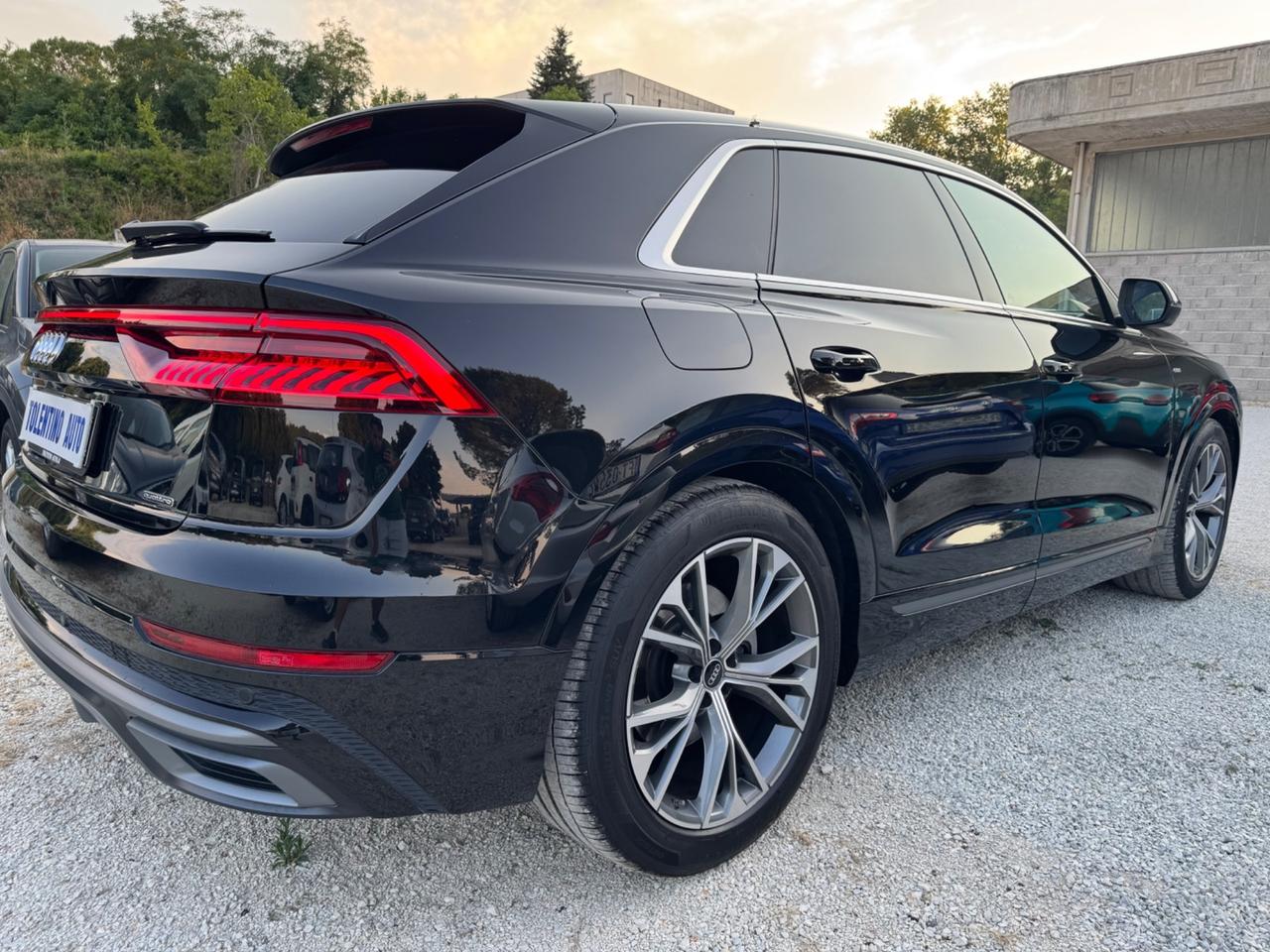 Audi Q8 45 TDI quattro S-Line Sport Tetto