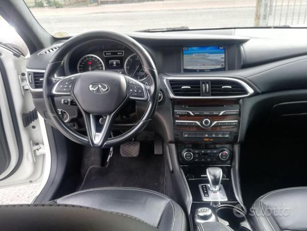 INFINITI Q30 2.2 diesel DCT AWD Premium Tech "NA