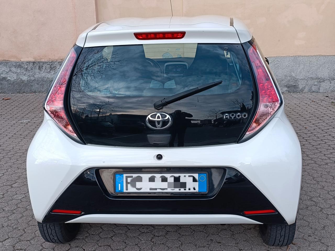 Toyota Aygo 1.0 VVT-i 69 CV 5 porte x-business