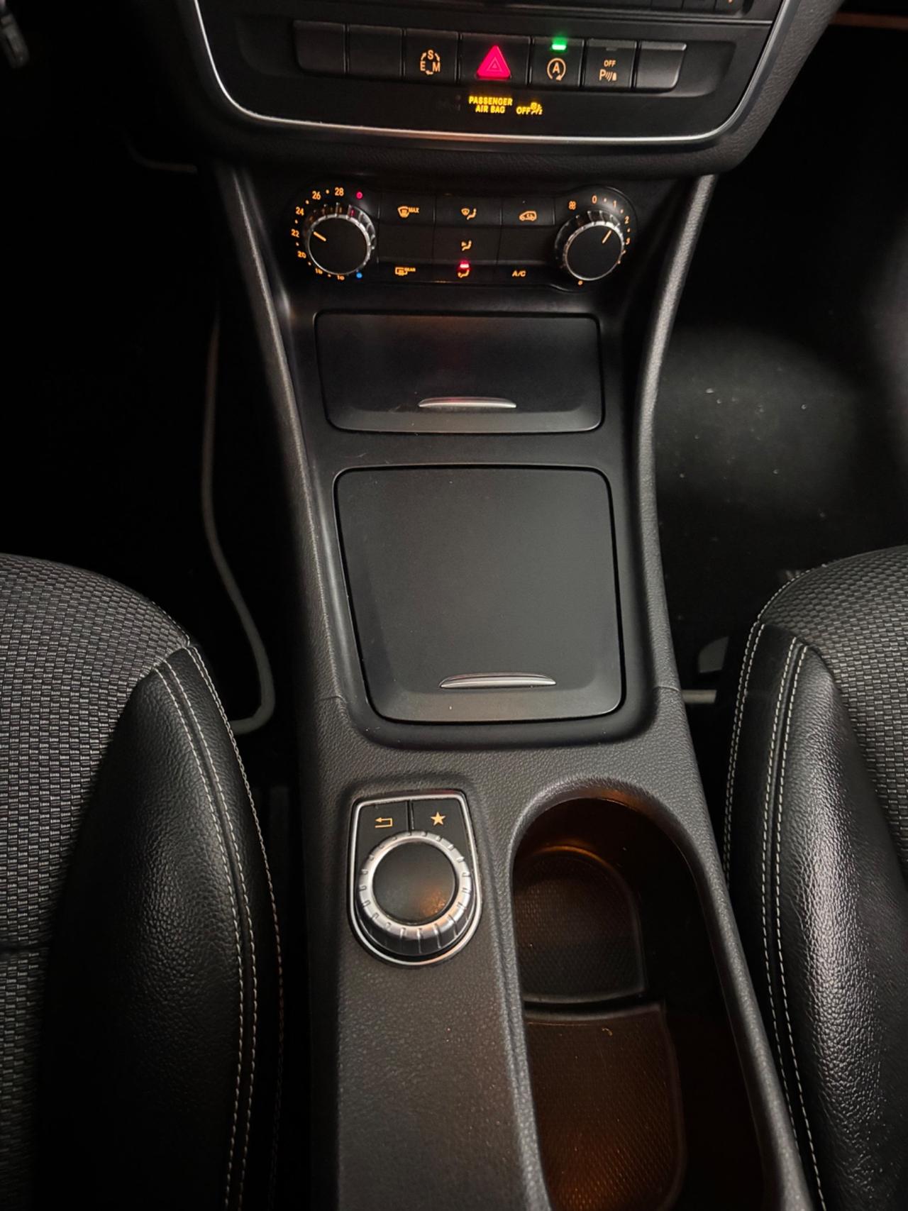 Mercedes-benz CLA 200d PREMIUM DARK