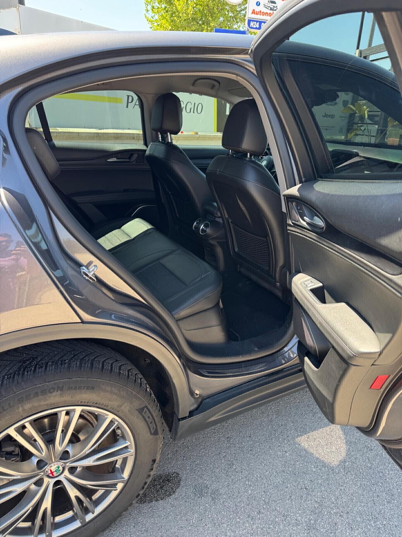 Alfa Romeo Stelvio 2.2 Turbodiesel 180 CV AT8 Q4 Business