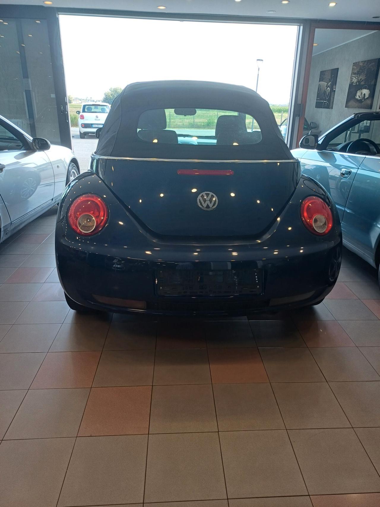 Volkswagen New Beetle 1.6 Cabrio NEOPATENTATI