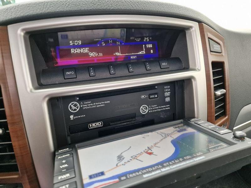 Mitsubishi Pajero Pajero 3.2 DI-D 16V 3p. Instyle AUTOCARRO N1 2 POSTI