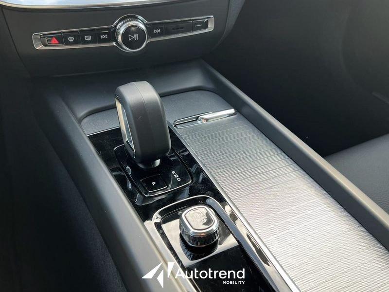 Volvo V60 B4 197+14 CV Mild Hybrid Diesel Automatica Plus Dark