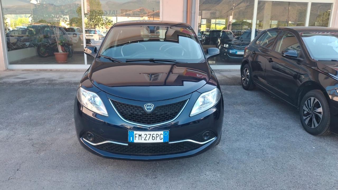 Lancia Ypsilon 1.2 69 CV 5 porte Gold