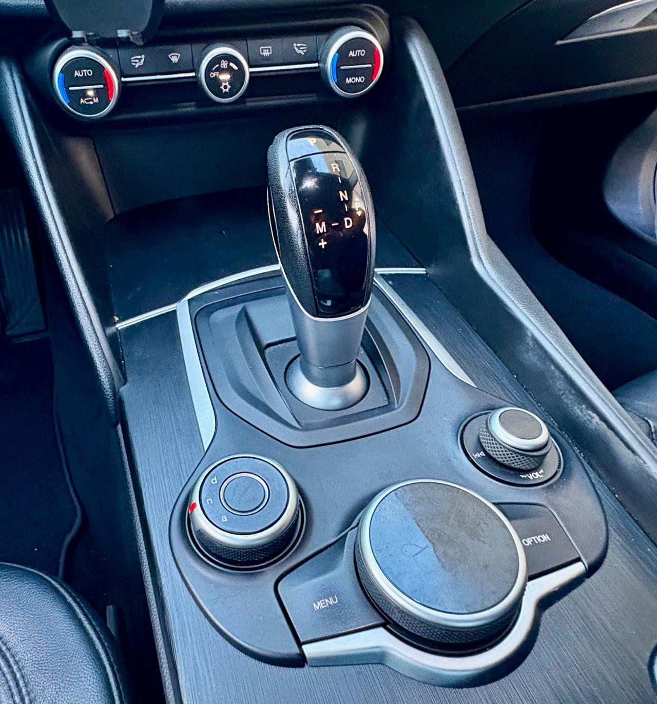 Alfa Romeo Giulia 2.2 TD 180 CV Business Sport