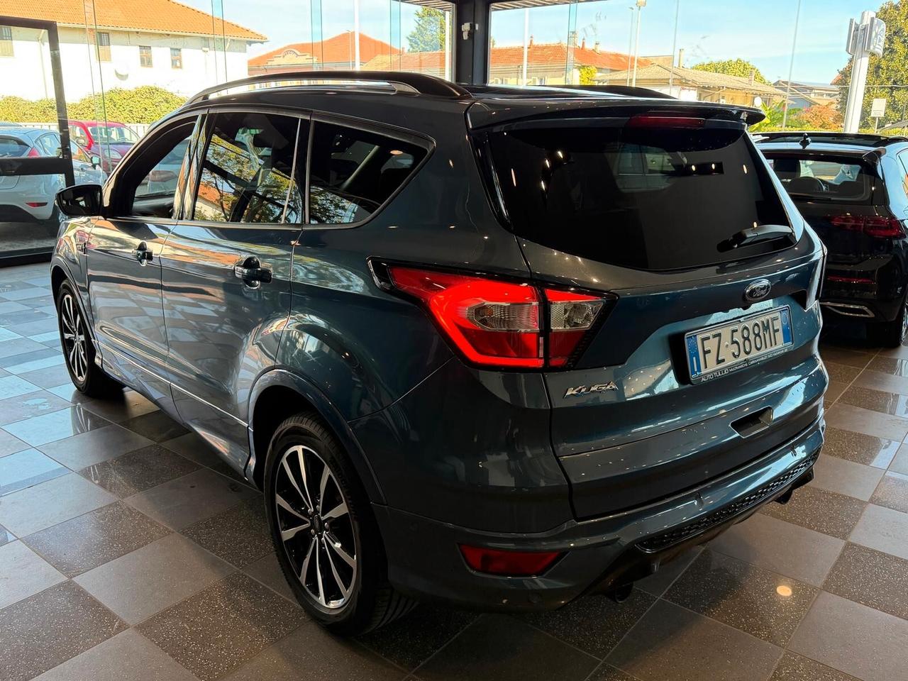 Ford Kuga 1.5 TDCI 120 CV S&S 2WD ST-Line