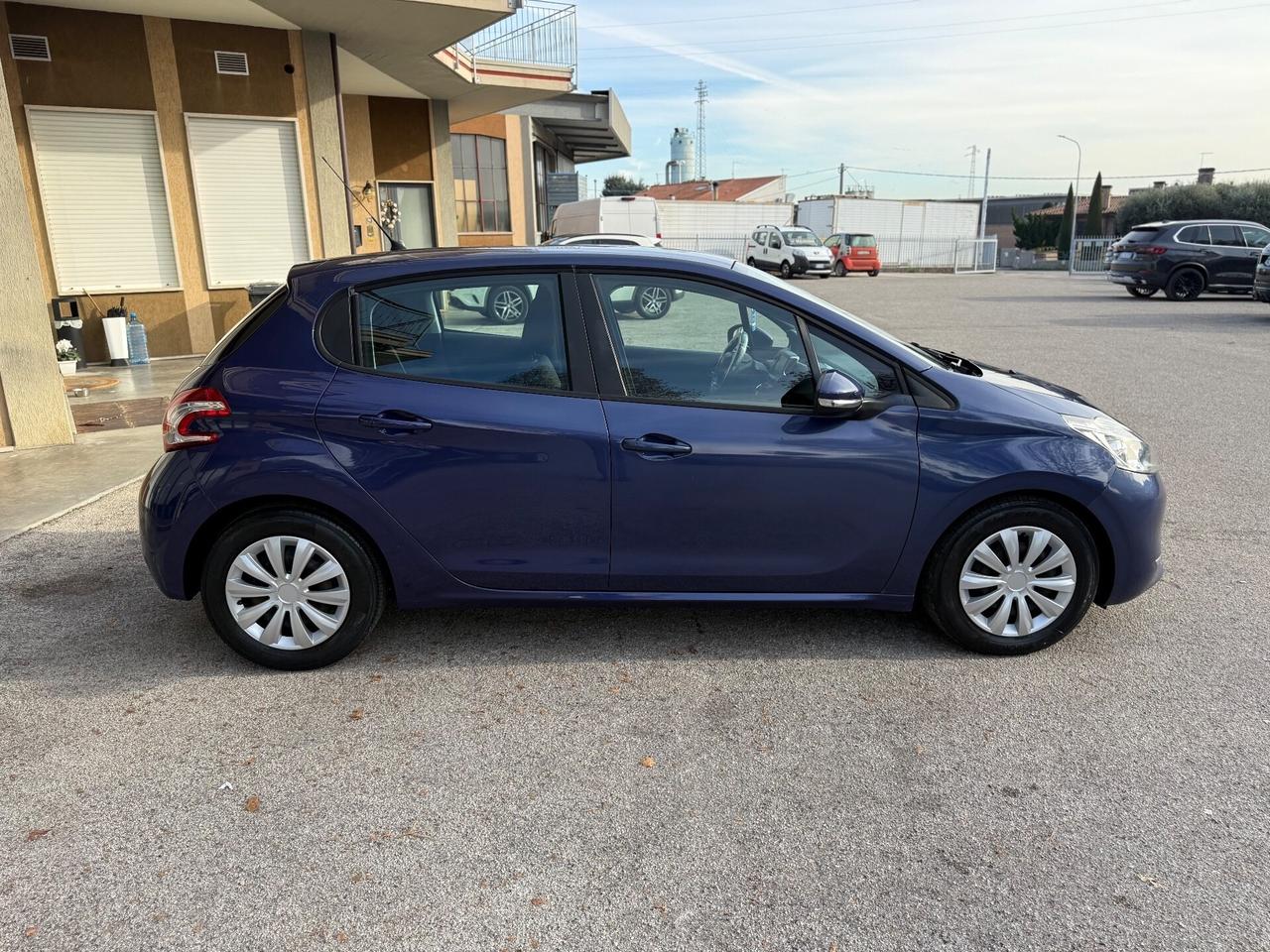 Peugeot 208 1.4 VTi 95 CV 5p - Neopatentati