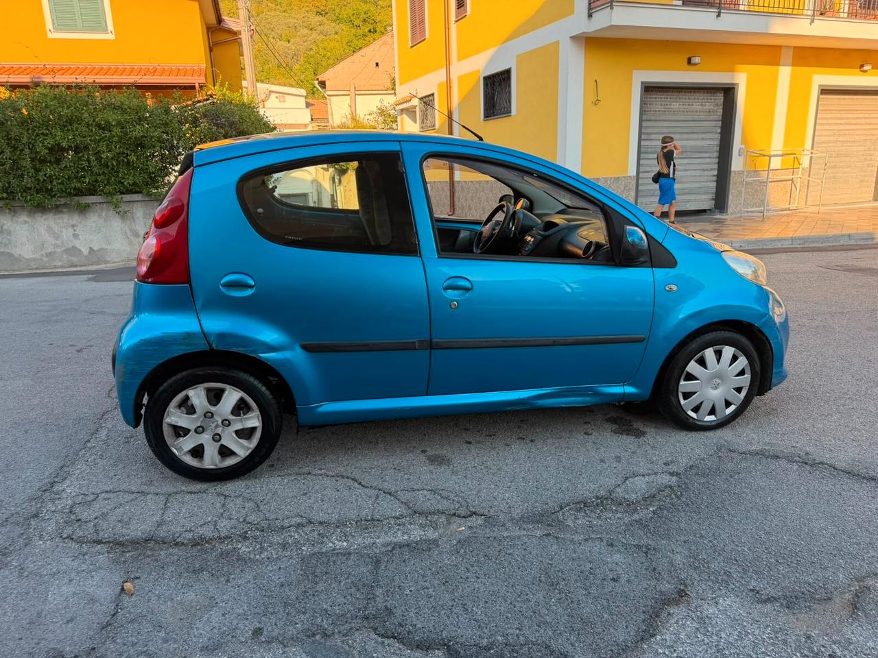 Peugeot 107 1.0 68CV 5p. Plaisir