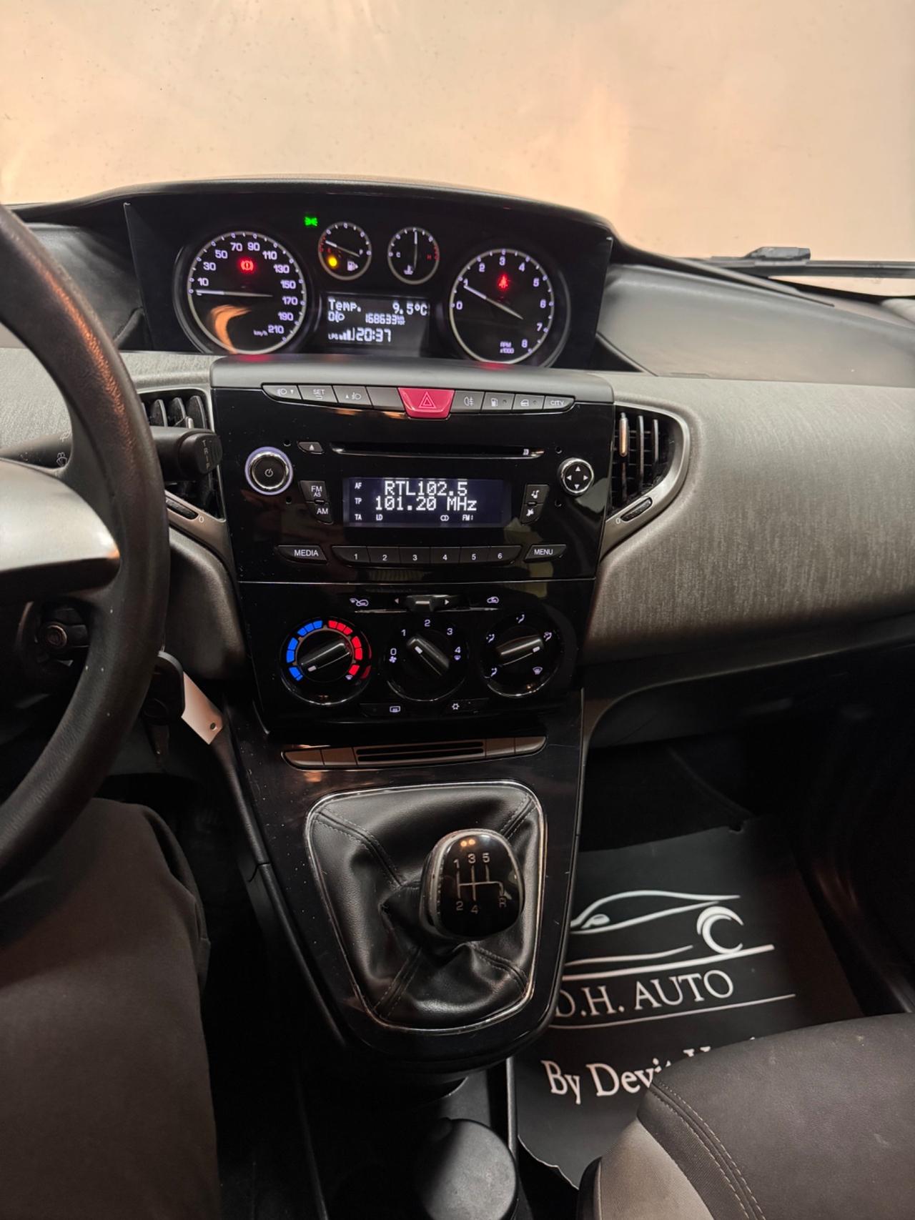 Lancia Ypsilon 1.2 69 CV 5 porte GPL Ecochic Platinum