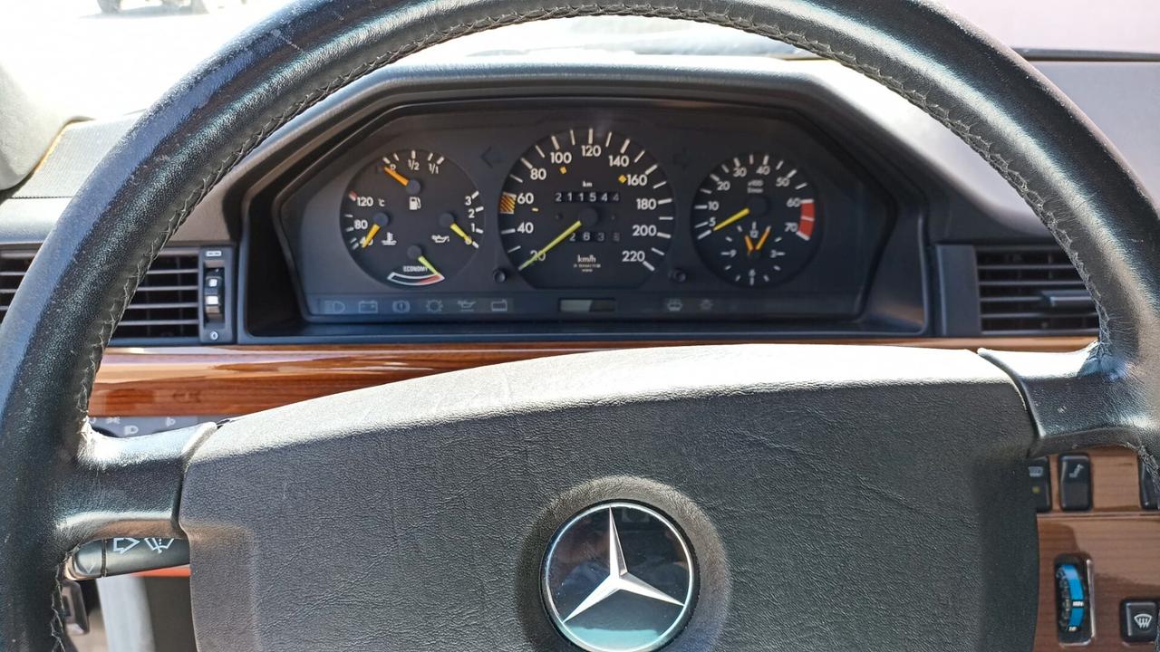 Mercedes Benz 200 E anno 1987 - Per Veri Intenditori