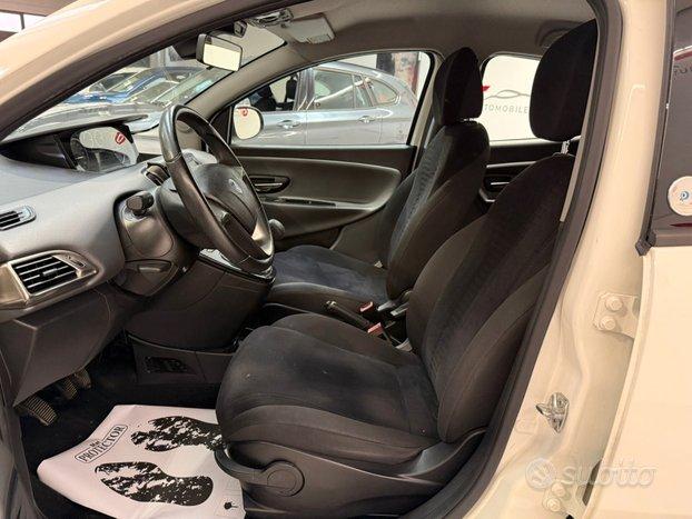 Lancia Ypsilon 0.9 TwinAir 85 CV 5 porte Metano Ec