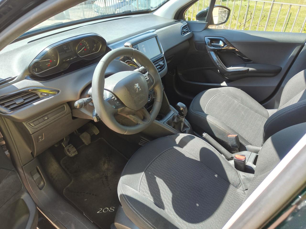 Peugeot 208 BlueHDi 100 S&S 5p. Mix