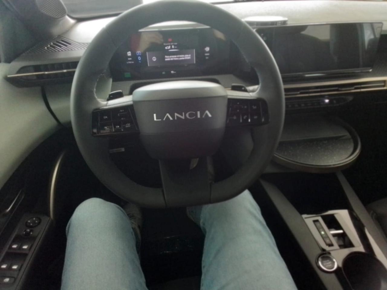 Lancia Ypsilon 1.2 HYBRID 100cv