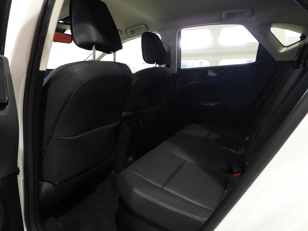 Lexus NX 2.5 Plug-in Premium 4WD e-CVT