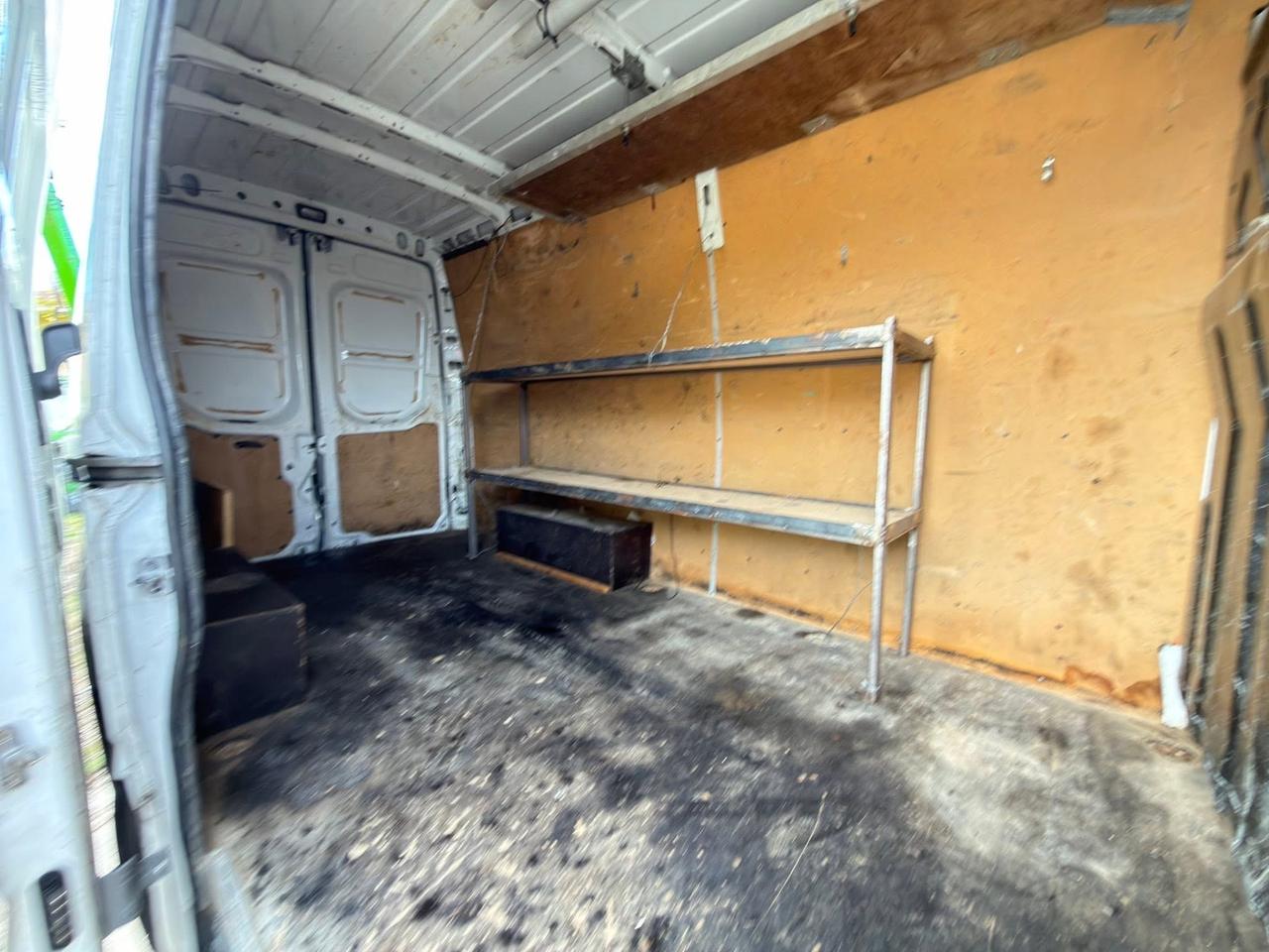 Autocarro IVECO DAILY 35-180 IVA INCLUSA