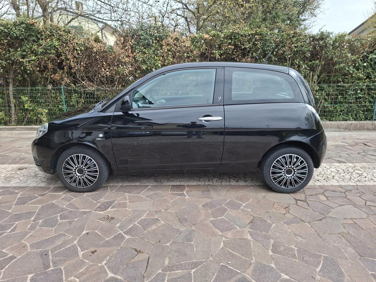 Lancia Ypsilon 1.2 69 CV 3 porte S&S Gold