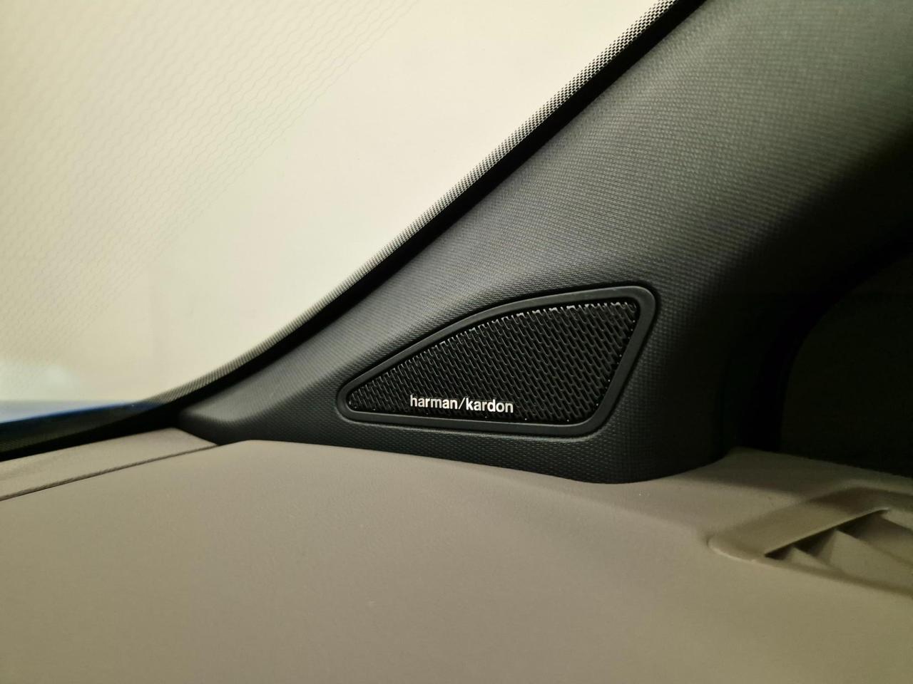 VOLKSWAGEN Amarok 3.0 V6 TDI 241CV 4MOTION aut. Aventura