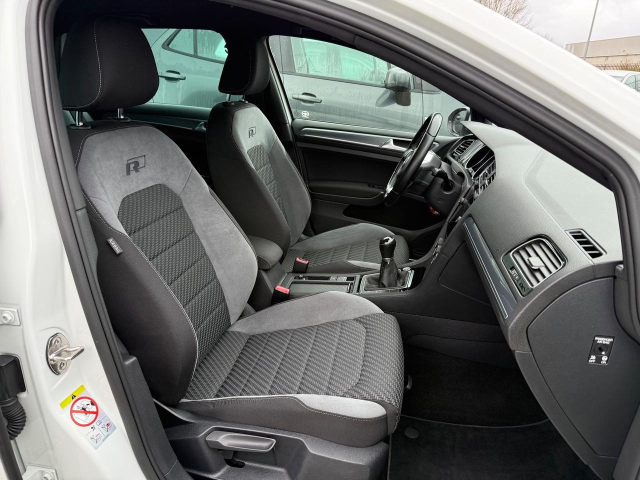 Volkswagen Golf 1.6 TDI 115 CV -R LINE- KEYLESS