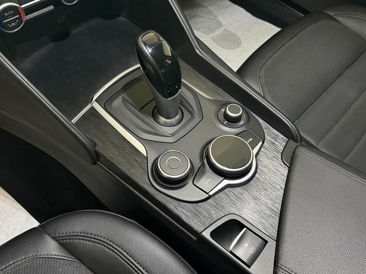 Alfa Romeo Giulia 2.2 TURBODIESEL 160 cv. AT8 EXECUTIVE (Nav)