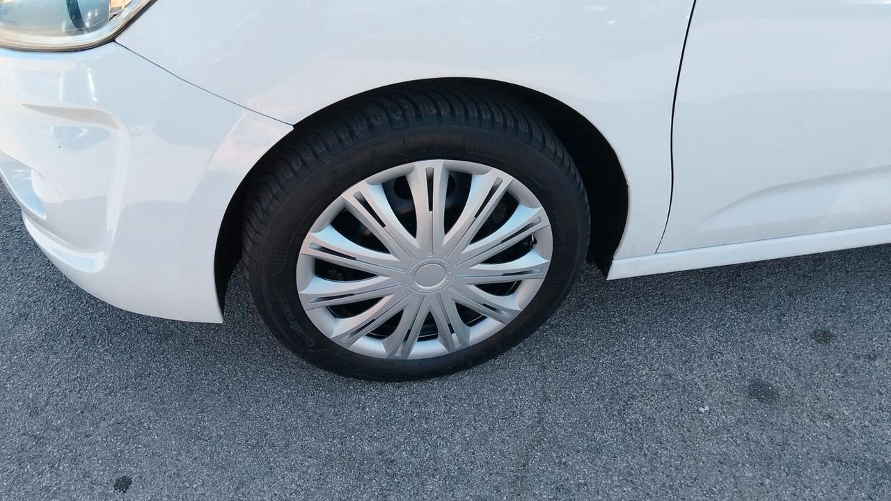 Citroen C3 1.1 benzina neo patentati