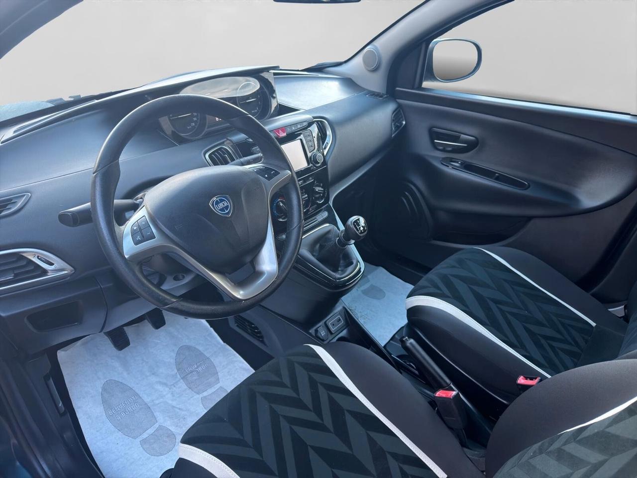 Lancia Ypsilon 0.9 85cv Ecochic Gold