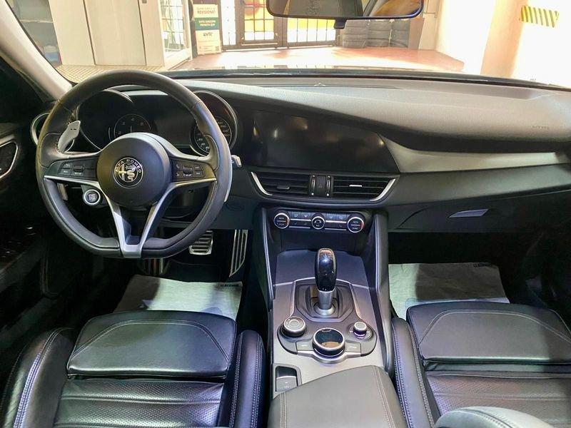 Alfa Romeo Giulia 2.2 Turbodiesel 210 CV AT8 AWD Q4 Veloce