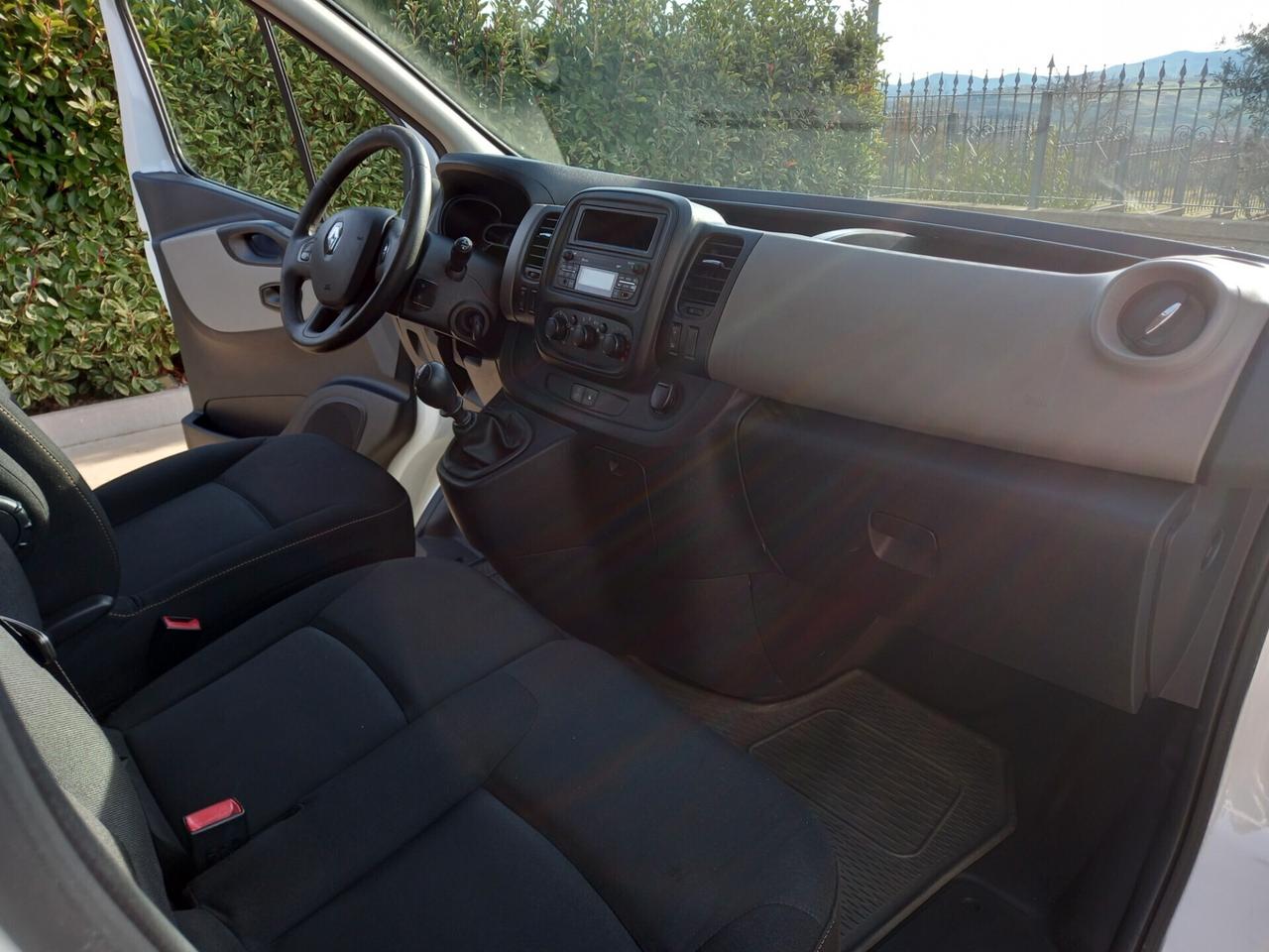 Renault Trafic T29 1.6 dCi 145CV 9 POSTI