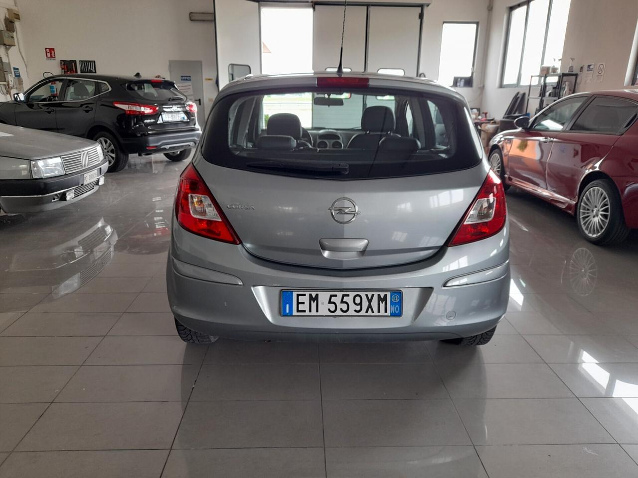 Opel Corsa 1.2 5 porte Cosmo